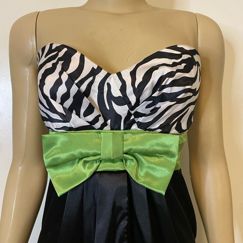 Vintage Zebra Strapless Tulip Dress with Green Bow Size 9